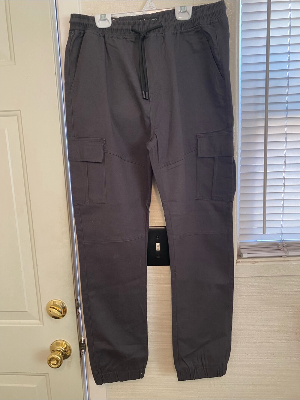 NWT Women's Charcoal Navy Cargo Jogger Pants - Elastic Waist & Cuffed Ankles med
